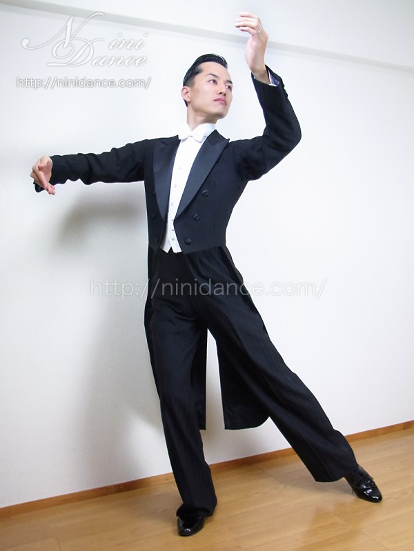 M005タカダンス製お洒落な黒地ストライプ燕尾服上下セット : 社交 