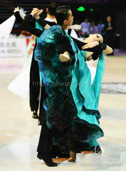 夏休み最終セール✨ 社交ダンス　黒いレースとシフォンのダンスドレス 夏休み最終セール✨ 社交ダンス 黒いレースとシフォンのダンスドレス