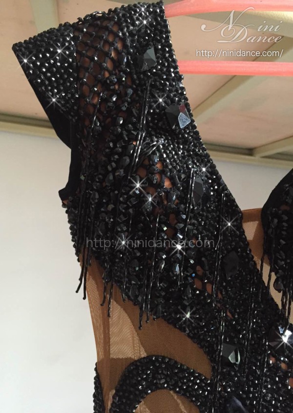 D434網とストーンでユニークデザインの黒ラテンドレス : 社交
