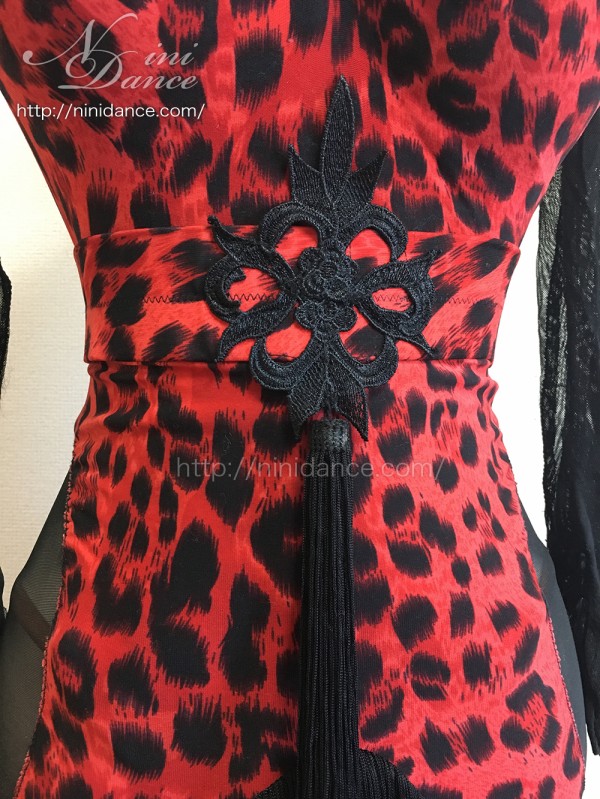 D588赤い豹柄に黒アクセントで強い女風ラテンドレス : 社交ダンス