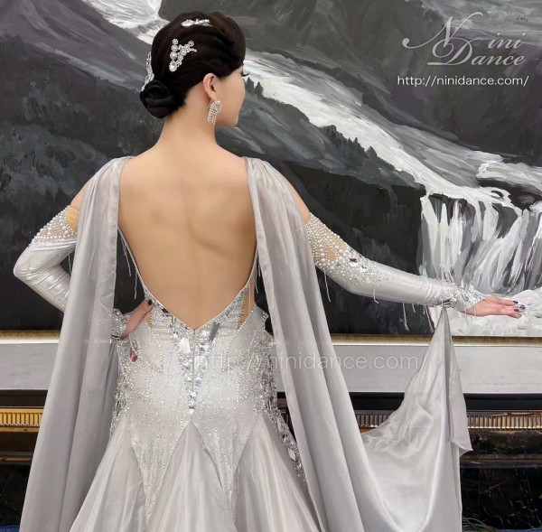 社交ダンス★新作★パーティー★レッスン★オリジナル★ドレス★メタリックシルバー 専用シルバーローズ様✨社交ダンスドレス ✨ホワイト 競技会・デモ S