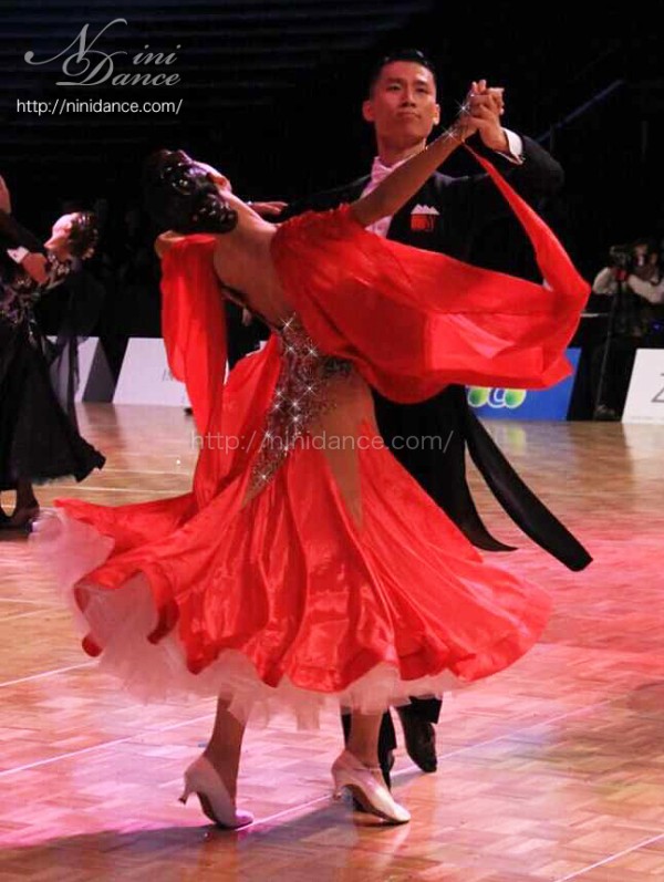 D498女王の風格溢れるビッグフロートの赤モダンドレス : 社交ダンス 