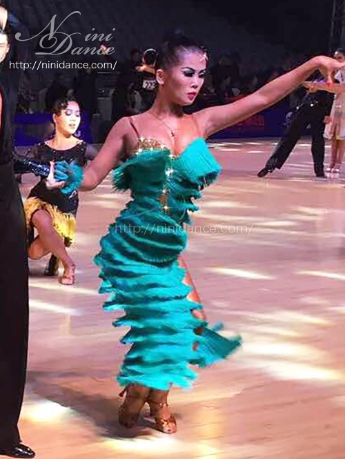 D654濃密フリンジが踊るエメラルドカラーラテンドレス : 社交ダンス