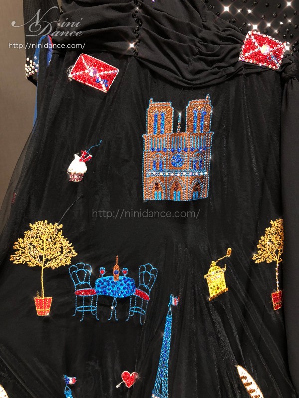 D792エダスー社製の美しい刺繍で魅せる黒モダンドレス : 社交