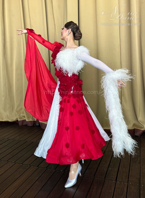 DA129華やかで存在感あるローズの赤白羽根モダンドレス : 社交ダンス