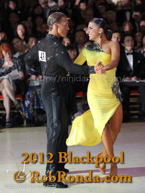 D335世界アマラテンチャンピオンInaの黄色ラテンドレス : 社交ダンス