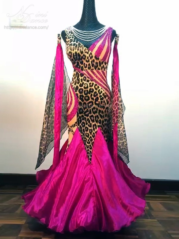D972個性と野性味が溢れる豹柄と赤紫のモダンドレス : 社交ダンス ...
