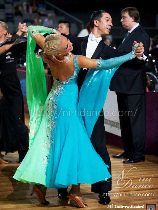 D222アマ世界チャンピオンの青緑スポンサーモダンドレス : 社交ダンス