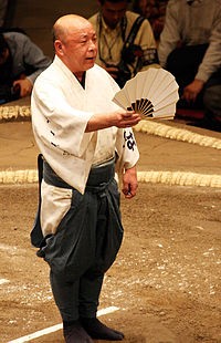 笑ってこらえて呼出さん特集見たよ 女子だけど大相撲大好き