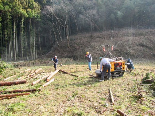 田んぼを走る林内作業車---集落のボサ刈り整備のその後 : 島根・山守network