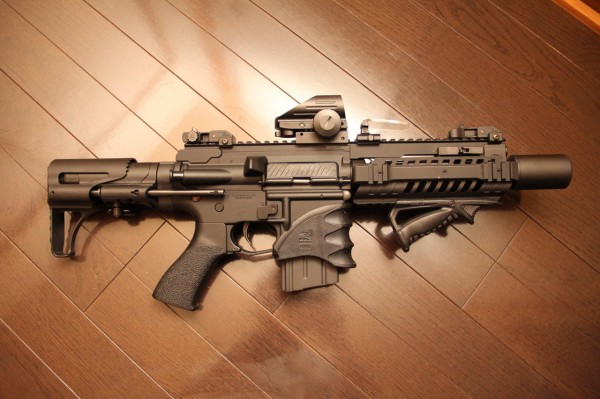 東京マルイ M4パトリオットHC ワイヤーストック グリップ2個 マガジン3個付 東京マルイ M4パトリオットHC ワイヤーストック グリップ2個 マガジン3