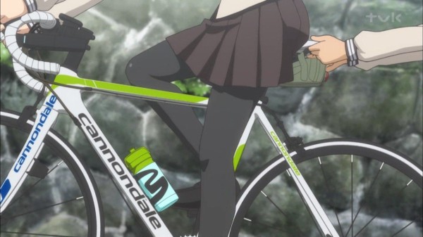 南鎌倉高校女子自転車部 4話 感想 水泳部の先輩と自転車坂道対決 膝は大丈夫なんですかね にわか速報