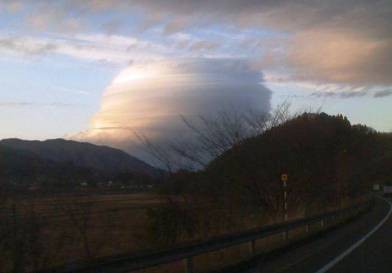 仙台上空に 天空の城ラピュタ に登場する龍の巣のような形をした雲が現れた どうなる日本 未来を語る自論 時論