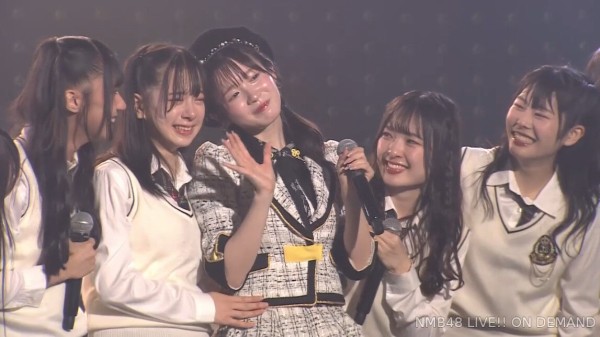 二瓶愛美さん　NMB48 直筆サイン　写真　ブロマイド 二瓶愛美さん NMB48 直筆サイン 写真 ブロマイド 二瓶愛美さん