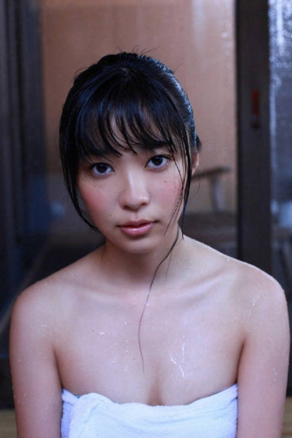 指原莉乃 元カレから流出したおっぱい写真 : ニュース４８