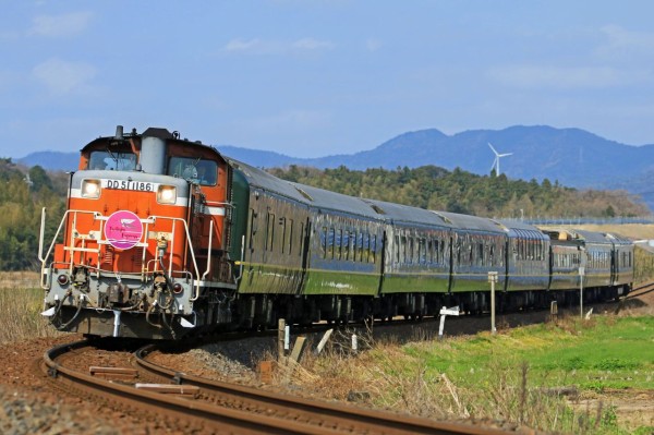 JR西日本 DD51-1186号機 国鉄色牽引 「特別な