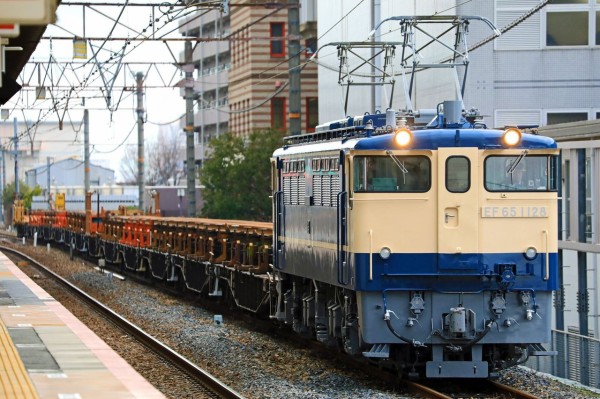 ＪＲ西日本 ＥＦ６５-１１２８号機牽引＋チキ５５００形１２両 : 鐵道写真公開所 参号機