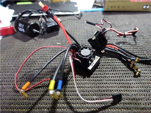 TBLE-04SRとTBLE03Sを走り比べてみた : ひろやんのRC日記