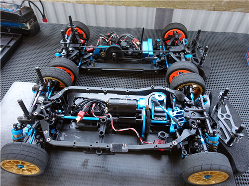 高速レイアウトでTA08とTB-05Rを走り比べた : ひろやんのRC日記