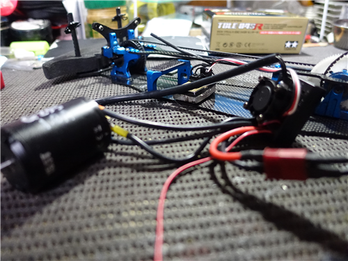 TBLE-04SRとTBLE03Sを走り比べてみた : ひろやんのRC日記