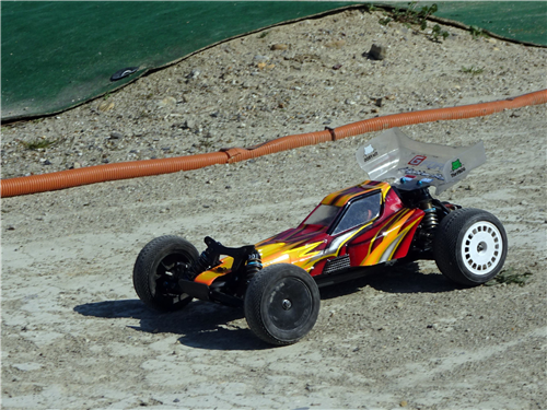 DT-03のレーシングファイター塗ってみた : ひろやんのRC日記