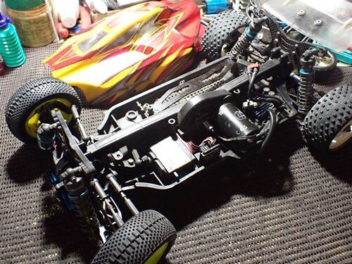 稼働率高めのDB01に青いOP投入 : ひろやんのRC日記