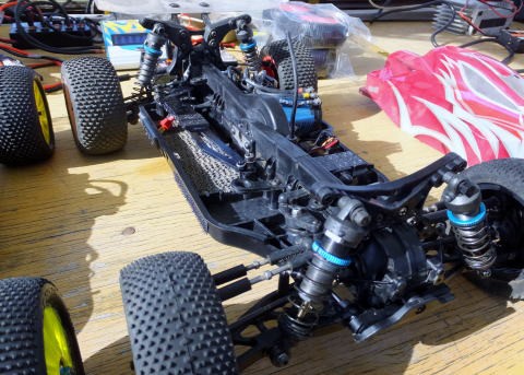 DB01で泥遊び＠快走したので走り倒し : ひろやんのRC日記