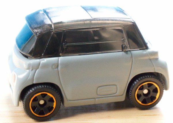 1/64 シトロエン アミ8 3CV 精密ミニカー トミカサイズ citroen