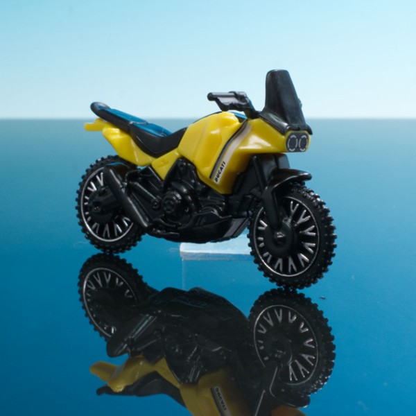 レビュー ホットウィール ドゥカティ デザートX : ミニカー沼 レビュー ホットウィール ドゥカティ デザートX : ミニカー沼