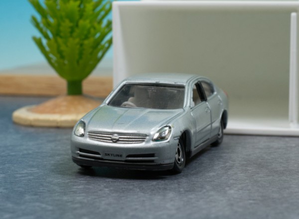 トミカ 日本製 無塗装 ニッサン スカイライン ミニカーショップ ケン