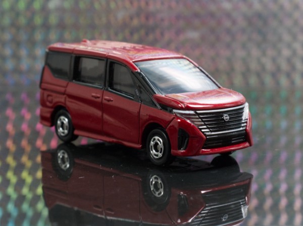 レビュー トミカ No.94 日産 セレナ（初回特別仕様） : ミニカー沼