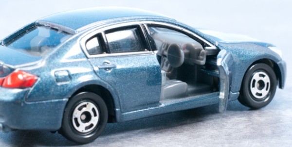 トミカ 日本製 無塗装 ニッサン スカイライン 日本製 No20 無塗装