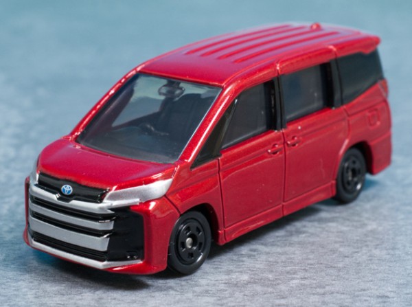 レビュー トミカ No.50 トヨタ ノア（4代目） : ミニカー沼