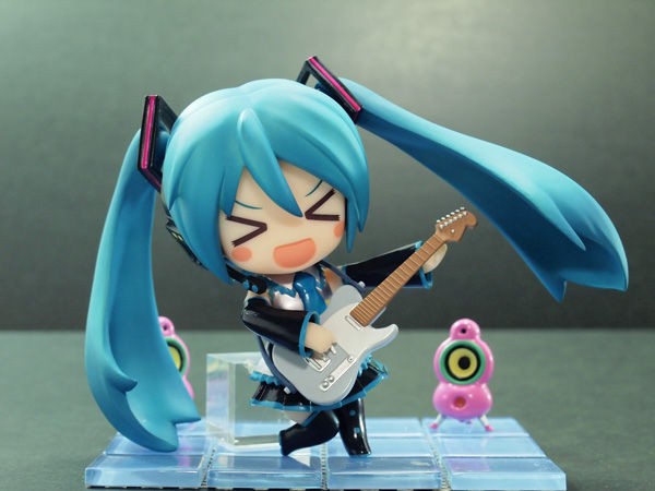 レビュー ねんどろいど 初音ミク 2 0 祝 ３００番 生まれ変わった初音ミク ふぃぎゅる