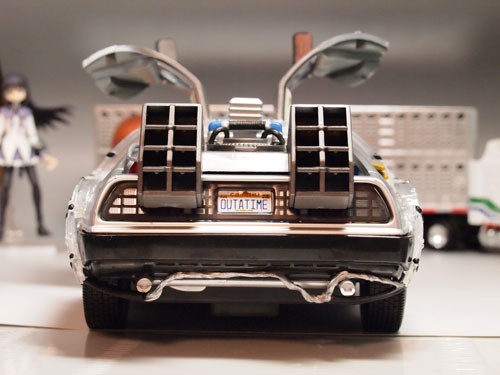 ダイヤモンドセレクト　バックトゥザフューチャー　1/15 デロリアン 楽天市場】バック・トウ・ザ・フューチャー2/ 1：15スケール