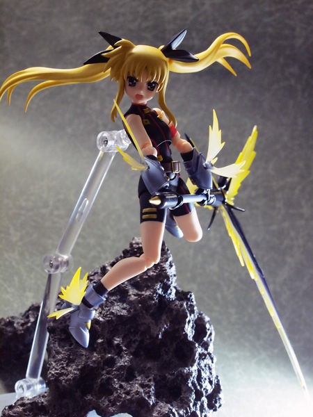 figma 魔法少女リリカルなのは The MOVIE 2nd A&#39;s フェイト・テスタロッサ ソニックフォームver. 全高約115mm 61HGWiPkeAL._UF350,350_QL80_.jpg