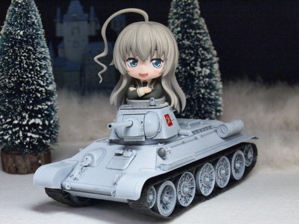ガルパン カチューシャ&ノンナ フィギュア & T34/85 せまかっ 1/16