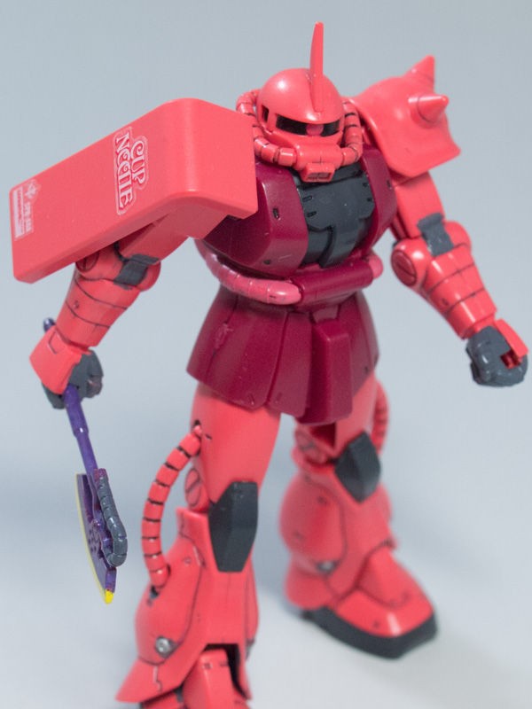 ［非売品・未組立］MG シャアザク カップヌードルカラー ろあの～く雑記帳♪♪: 「MGシャア専用ザクⅡVer2.0カップ