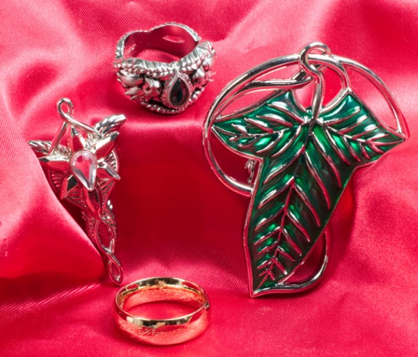 ロードオブザリング アラゴルン 実物大 公式 王冠レプリカ ホビット