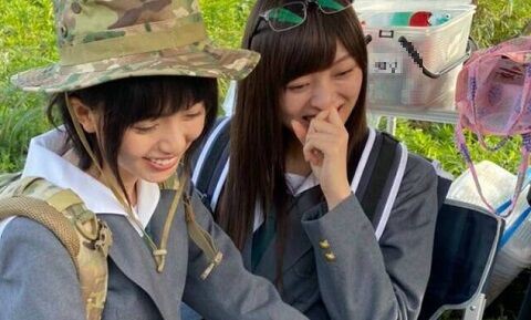 梅ちゃんの膝の上に座る飛鳥ちゃんｗ 笑顔が素敵な2ショットです 乃木坂46 乃木坂46まとめ亭