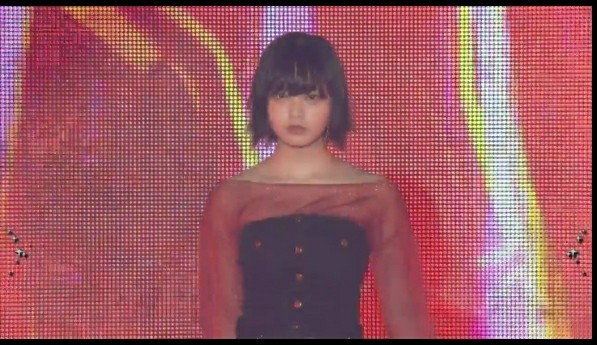欅坂46 土生瑞穂と平手友梨奈がランウェイに登場 動画あり 平手ちゃんサイマジョポーズしたなw Girls Award 17 Spring Summer 欅って 何 欅坂46まとめ