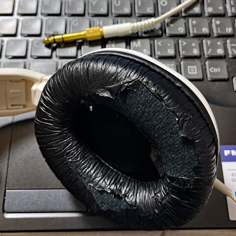 ヘッドホン AKG Q701 イヤーパッド交換 : Nojee Chips