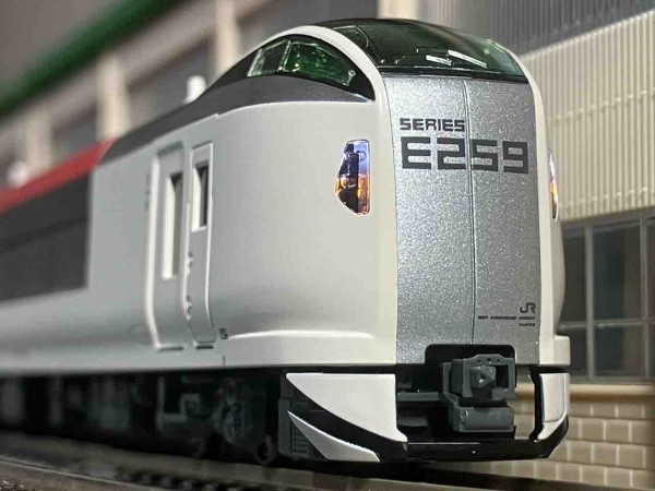 【KATO】成田エクスプレス(新旧) 5両 ＆ 313系・381系パーツセット KATO E259系 成田エクスプレス(リニューアルカラー N'EXロゴなし) 入線