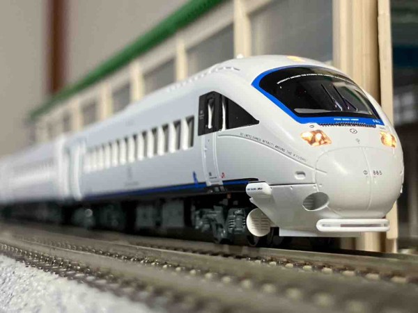 KATO 885系 2次車 アラウンド・ザ・九州 入線 : 夏島鉄道