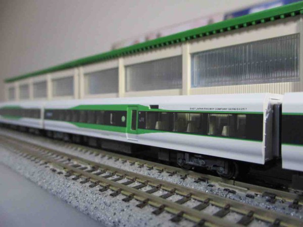 KATO E257系5000番台/5500番台 入線 : 夏島鉄道