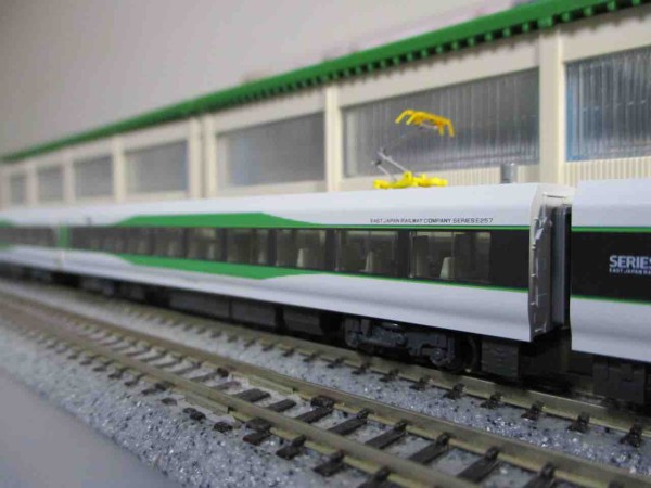 KATO E257系5000番台/5500番台 入線 : 夏島鉄道