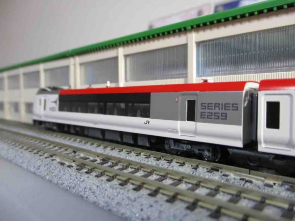 KATO E259系 成田エクスプレス リニューアルカラー 入線 : 夏島鉄道