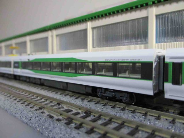 KATO E257系5000番台/5500番台 入線 : 夏島鉄道