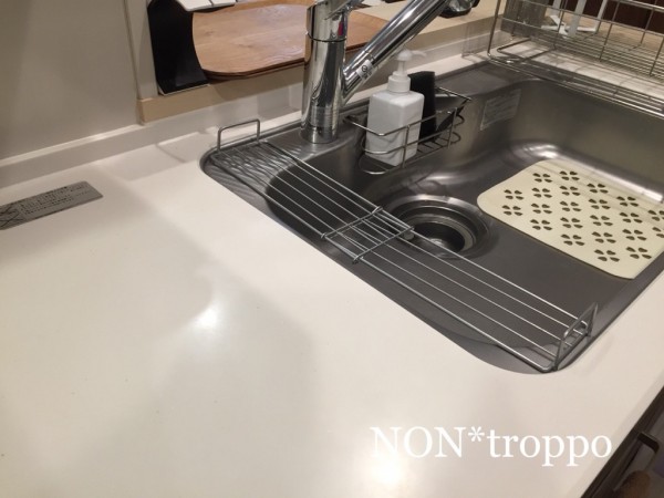 セリア スライドワイヤーシンクラック で 洗ったコップのちょい置き のんびりシンプルライフ Non Troppo