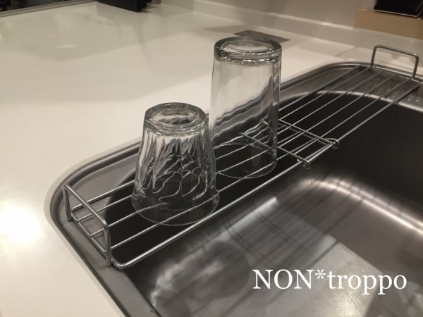 セリア スライドワイヤーシンクラック で 洗ったコップのちょい置き のんびりシンプルライフ Non Troppo
